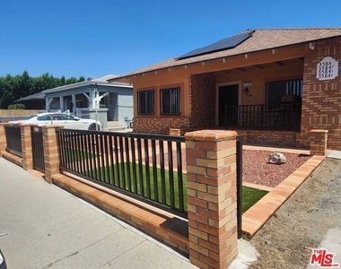 3582 S Budlong Avenue - Photo Thumbnail 1