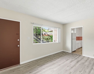 1361 Yosemite Drive - Photo Thumbnail 2