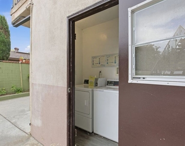 1361 Yosemite Drive - Photo Thumbnail 11