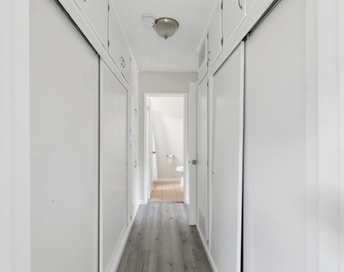 1361 Yosemite Drive - Photo Thumbnail 6