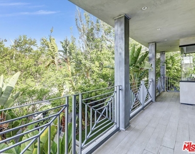 1724 N Sierra Bonita Avenue - Photo Thumbnail 20
