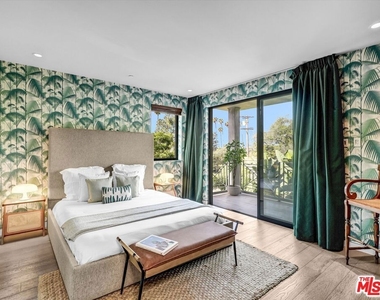 1724 N Sierra Bonita Avenue - Photo Thumbnail 8