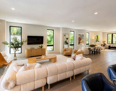 1724 N Sierra Bonita Avenue - Photo Thumbnail 4