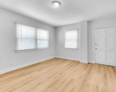 2820 Liberty Boulevard - Photo Thumbnail 3
