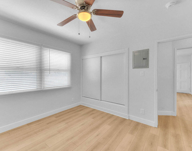 2820 Liberty Boulevard - Photo Thumbnail 12