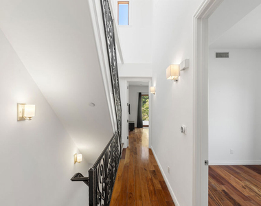 744 N Alfred Street - Photo Thumbnail 19