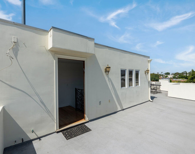 744 N Alfred Street - Photo Thumbnail 36