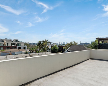 744 N Alfred Street - Photo Thumbnail 39