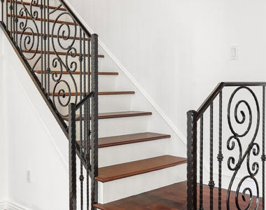 744 N Alfred Street - Photo Thumbnail 18