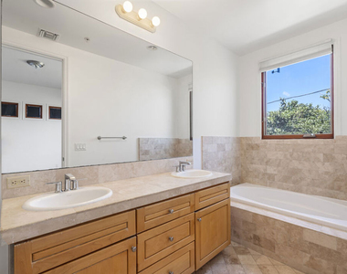 744 N Alfred Street - Photo Thumbnail 25