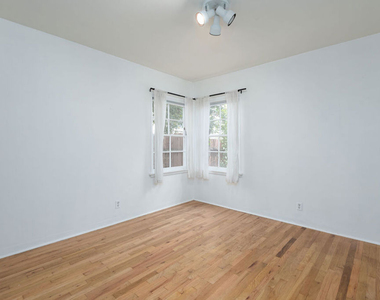 1133 26th Street - Photo Thumbnail 11