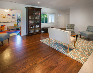12419 Sarah Street - Photo Thumbnail 6