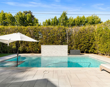 12419 Sarah Street - Photo Thumbnail 17