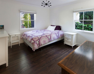 12419 Sarah Street - Photo Thumbnail 12