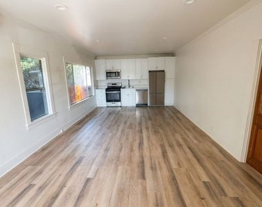 1536 N Mariposa Avenue - Photo Thumbnail 2