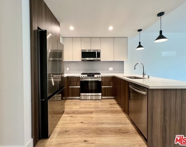 5801 Camerford Avenue - Photo Thumbnail 1