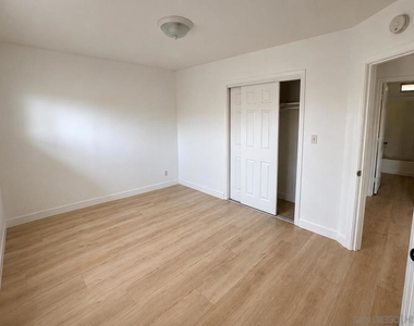 847 E Washington - Photo Thumbnail 4