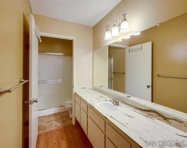 8462 Via Sonoma - Photo Thumbnail 7