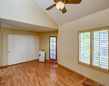 8462 Via Sonoma - Photo Thumbnail 10