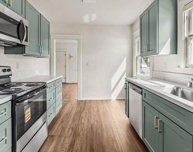 915 Civic Center Dr - Photo Thumbnail 8
