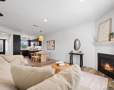 707 Magnolia Ave - Photo Thumbnail 7