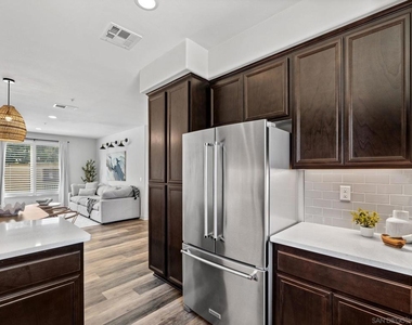 707 Magnolia Ave - Photo Thumbnail 9