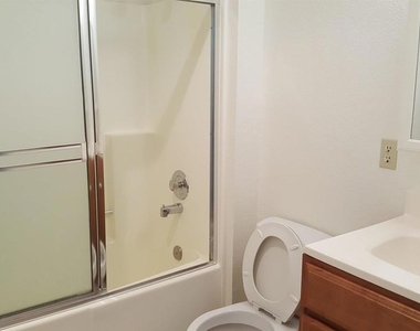 417 N Citrus Ave. - Photo Thumbnail 4