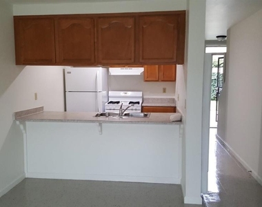417 N Citrus Ave. - Photo Thumbnail 1