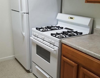 417 N Citrus Ave. - Photo Thumbnail 2