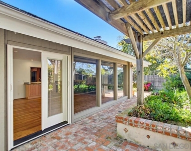 8635 Cliffridge - Photo Thumbnail 21