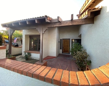 12592 Heatherfield Ln - Photo Thumbnail 6