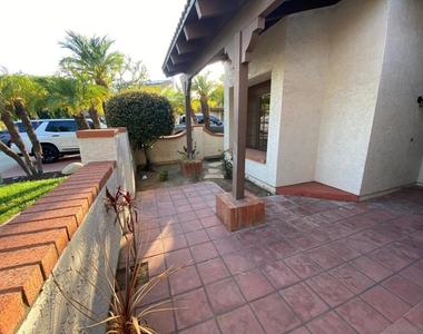 12592 Heatherfield Ln - Photo Thumbnail 7