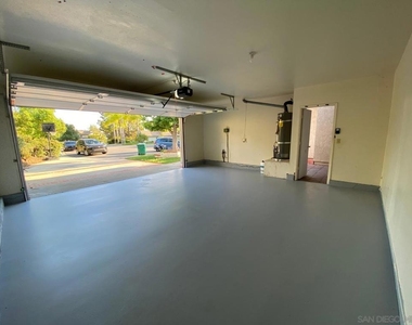 12592 Heatherfield Ln - Photo Thumbnail 4
