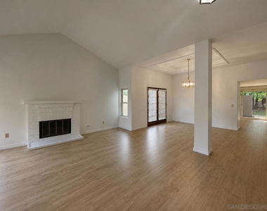 12592 Heatherfield Ln - Photo Thumbnail 11