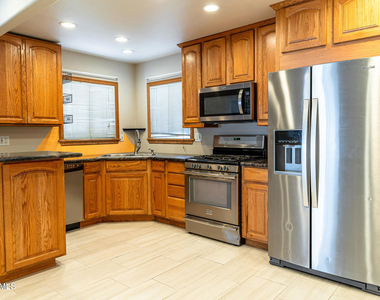 3590 Evans Drive - Photo Thumbnail 3