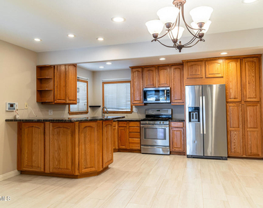 3590 Evans Drive - Photo Thumbnail 2