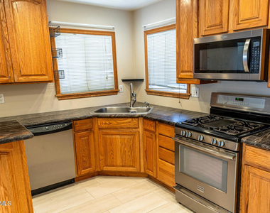 3590 Evans Drive - Photo Thumbnail 4