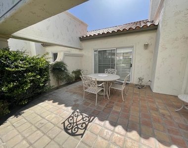 160 Desert Falls Circle - Photo Thumbnail 19