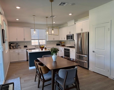 35403 Bains Avenue - Photo Thumbnail 3