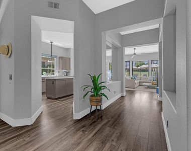 93 Kavenish Drive - Photo Thumbnail 11