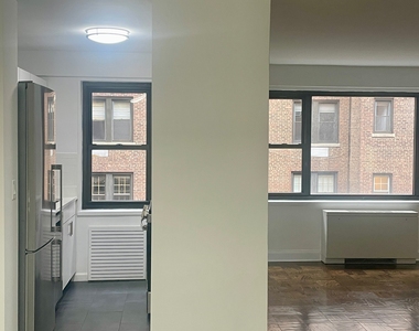 405 East 56th Street - Photo Thumbnail 1