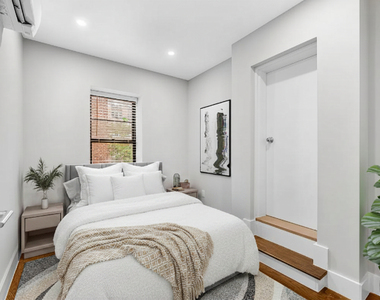 153 East 26th Street - Photo Thumbnail 1