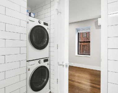153 East 26th Street - Photo Thumbnail 3