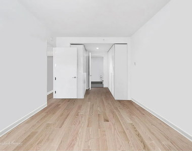 540 West 49th Street - Photo Thumbnail 3