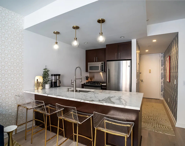 350 West 53rd Street - Photo Thumbnail 4