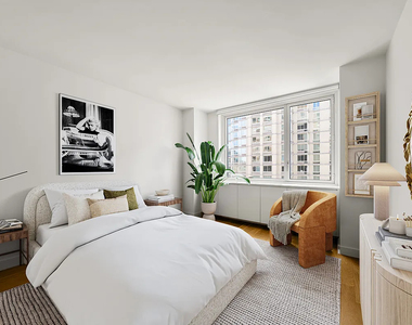 West 53rd st/ 8th ave - Photo Thumbnail 3