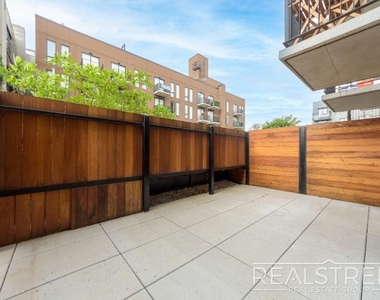 150 Noll St - Photo Thumbnail 7