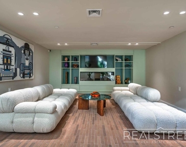 150 Noll St - Photo Thumbnail 18