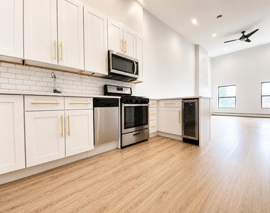 191 Jefferson Ave - Photo Thumbnail 1
