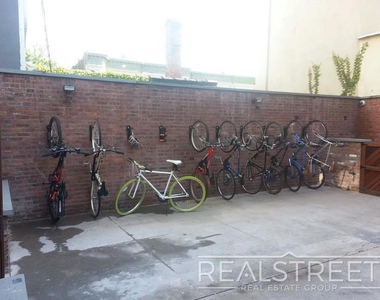 147 Rogers Avenue - Photo Thumbnail 7